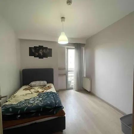 Acik Havuz Ve Deniz Manzarasi Sunan Site Ev Κωνσταντινούπολη