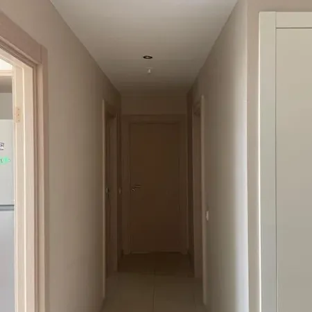 Acik Havuz Ve Deniz Manzarasi Sunan Site Ev Apartman Isztambul